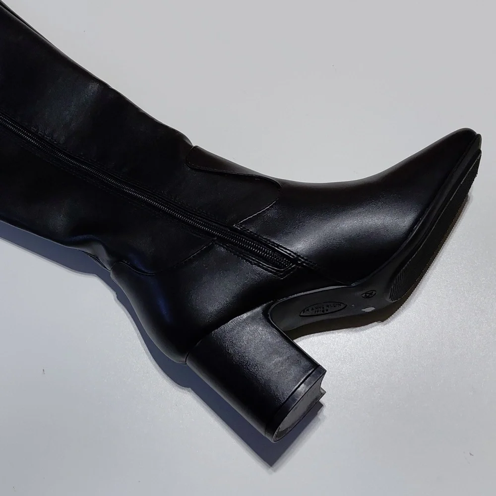 ANNIE KLEIN Women's Black  Square-Toe Boots Size 7.5M